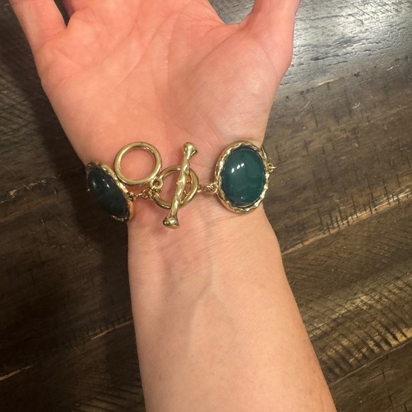 Source Unknown Red and Green Bracelet with Gold Accents - Picture 5 of 5